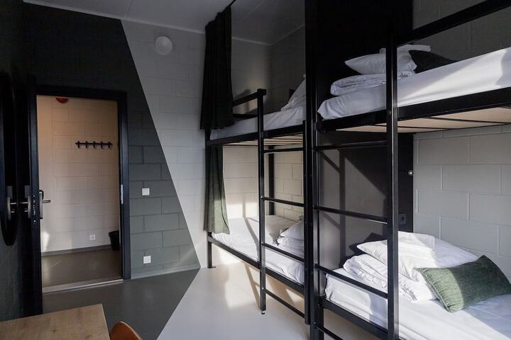 Room 11 of 36