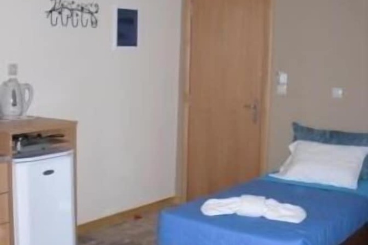 Room 2 of 39