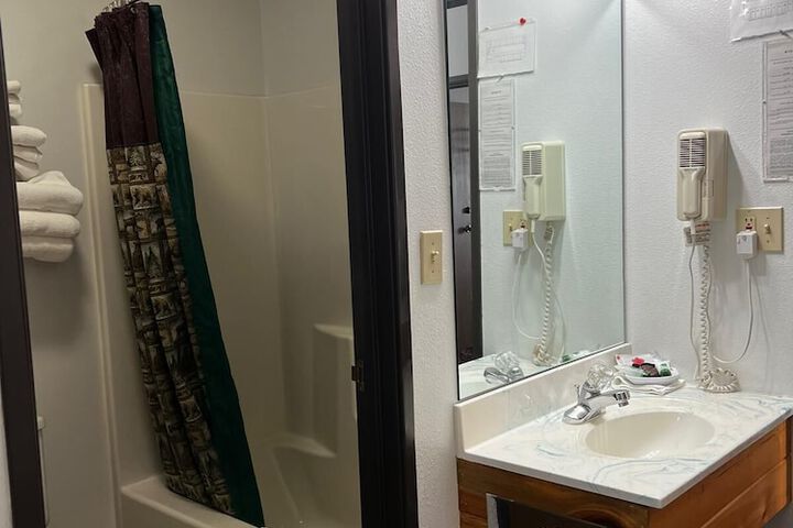 Room 16 of 26
