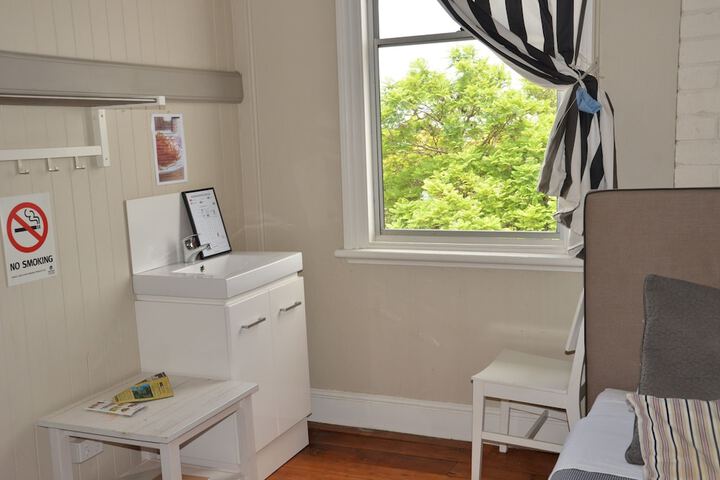 Room 4 of 20