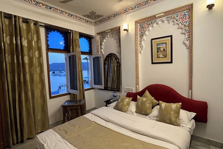 Room 18 of 50
