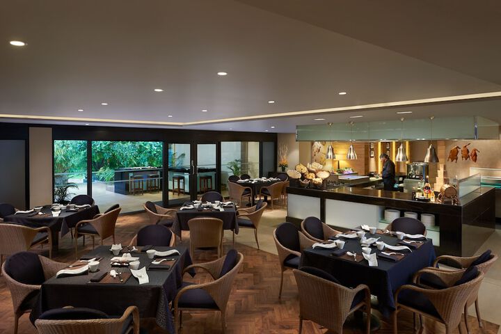 Dining 76 of 130