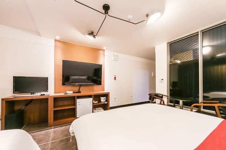 Room 30 of 60