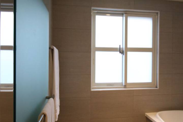 Room 53 of 65