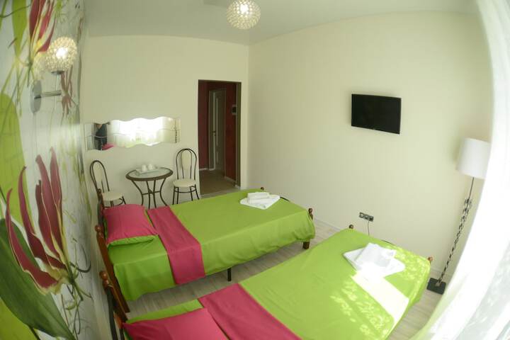 Room 27 of 41