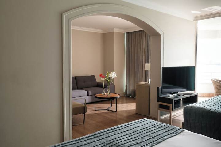 Room 11 of 75