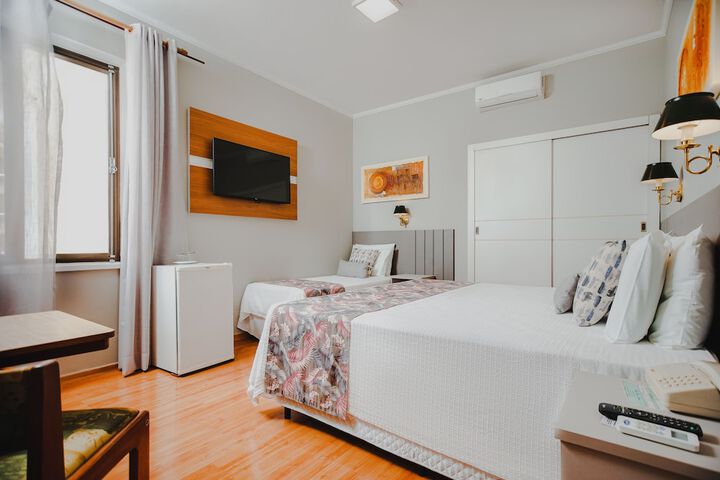 Room 7 of 175