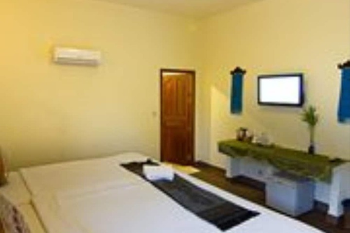 Room 11 of 29