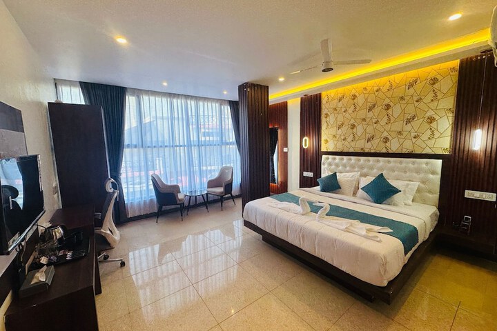 Room 10 of 30