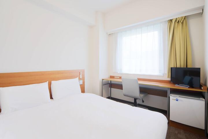 Room 6 of 24