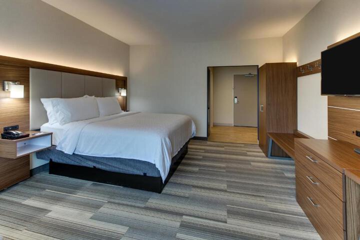 Standard Room, King or Two Doubles (4 of 4)