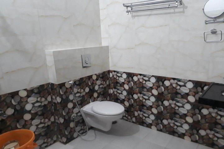 Room 14 of 28