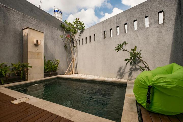 Pool 6 of 6