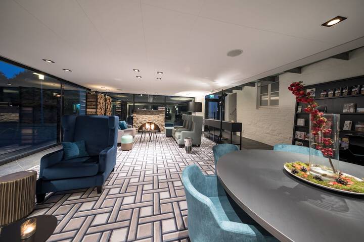 Hotel Lobby