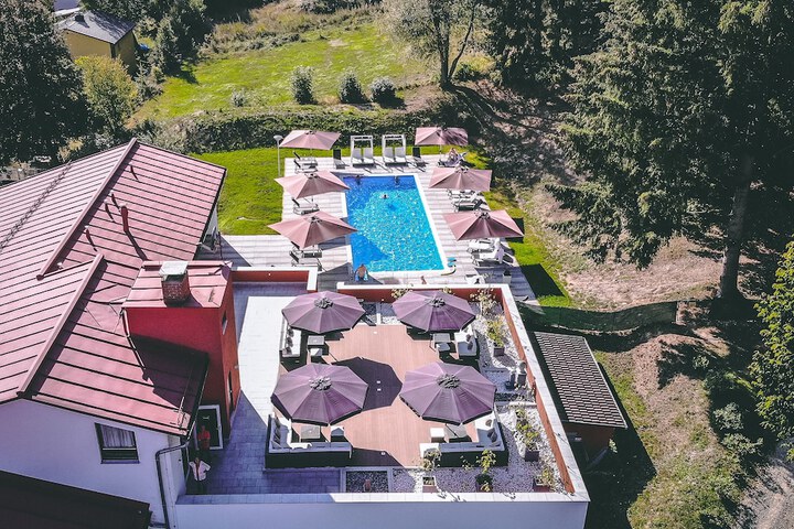 Hotel with Pool