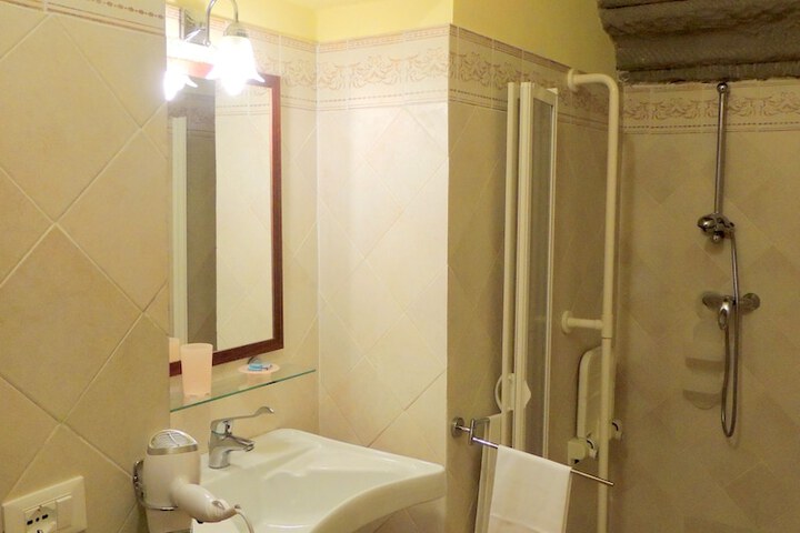 Room 73 of 145