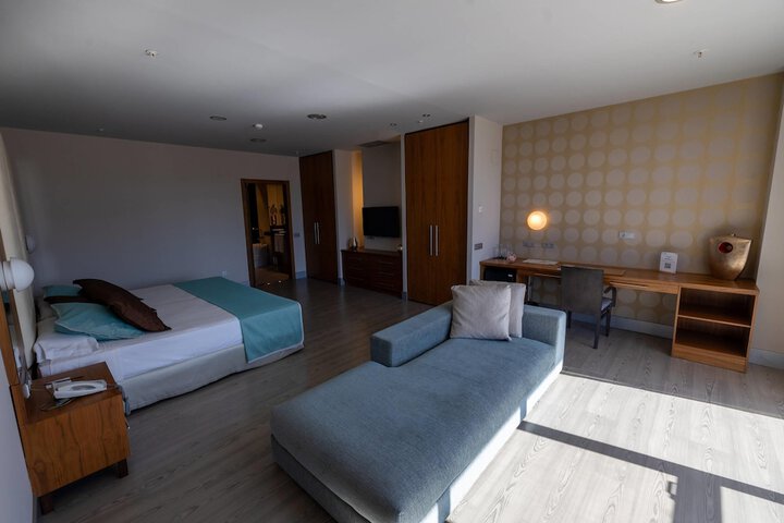 Room 36 of 93