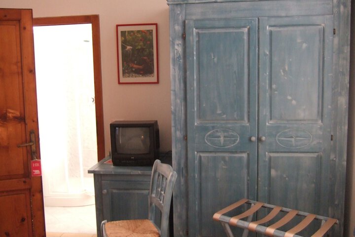 Room 3 of 29