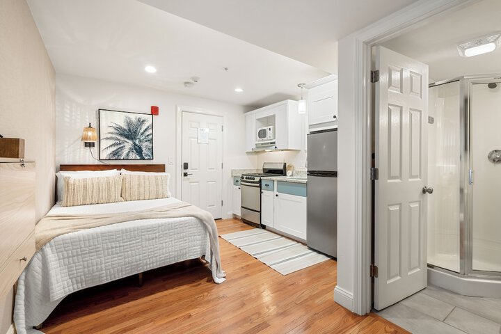 Room 3 of 63
