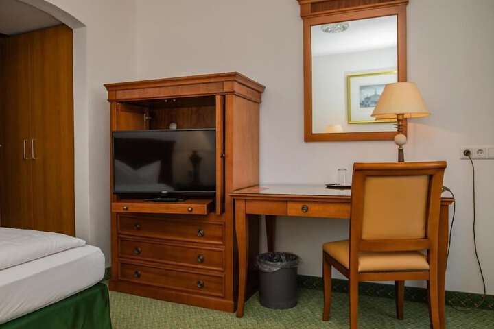 Room 12 of 49