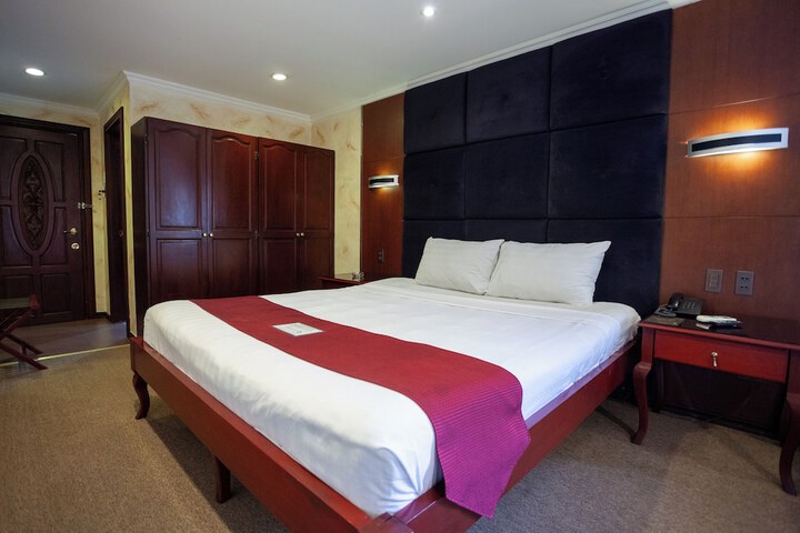 Room 21 of 38