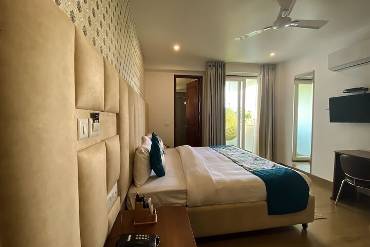 Room 18 of 97