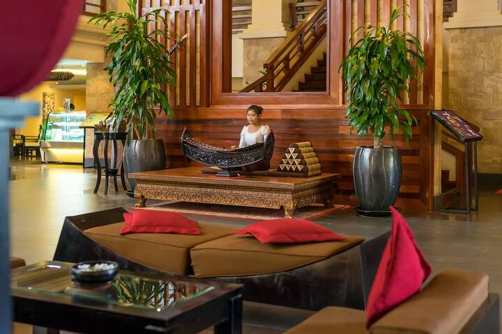 Hotel Interior 7 of 130