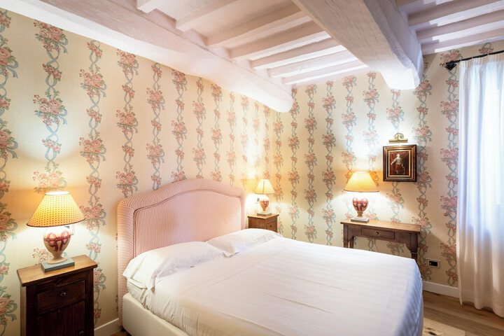 Room 13 of 53