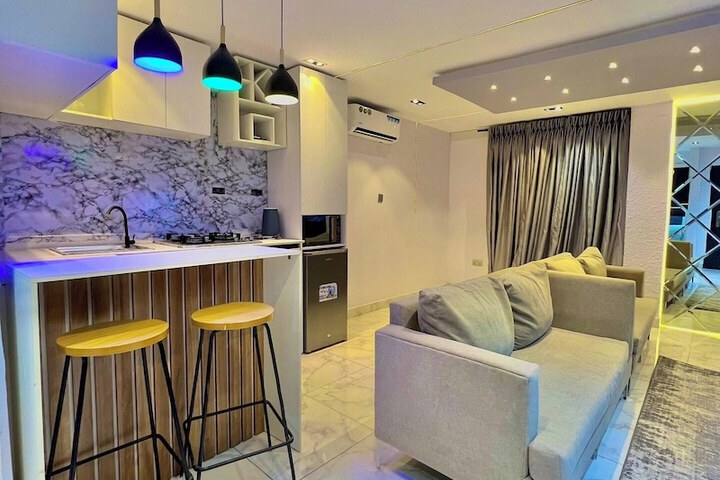 Room 9 of 40