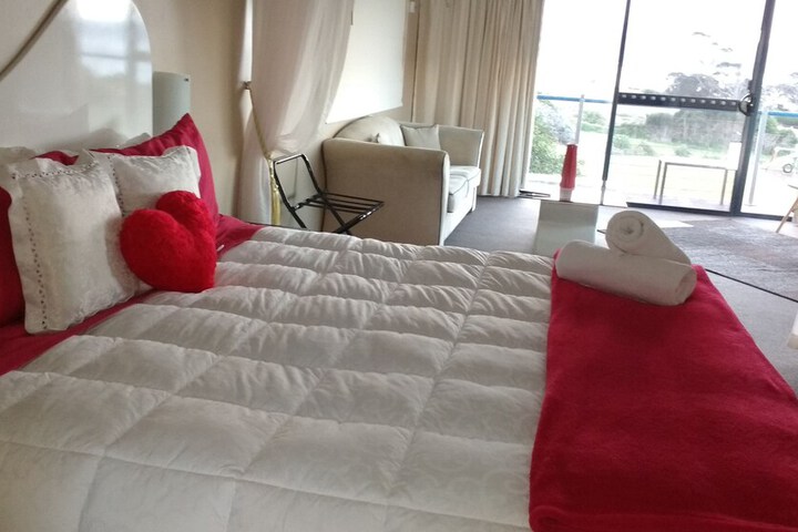 Room 16 of 96