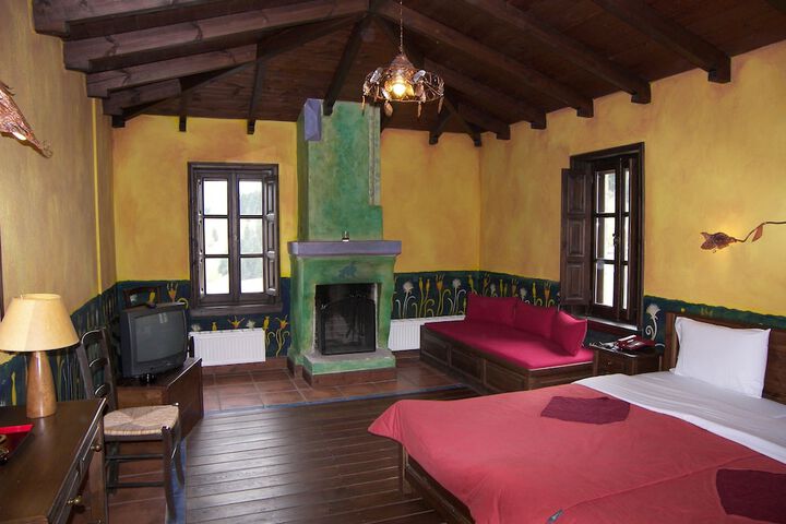 Room 6 of 26