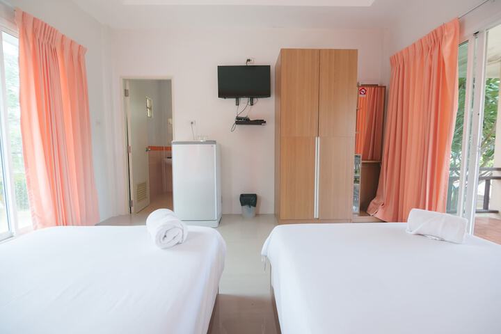 Room 19 of 104