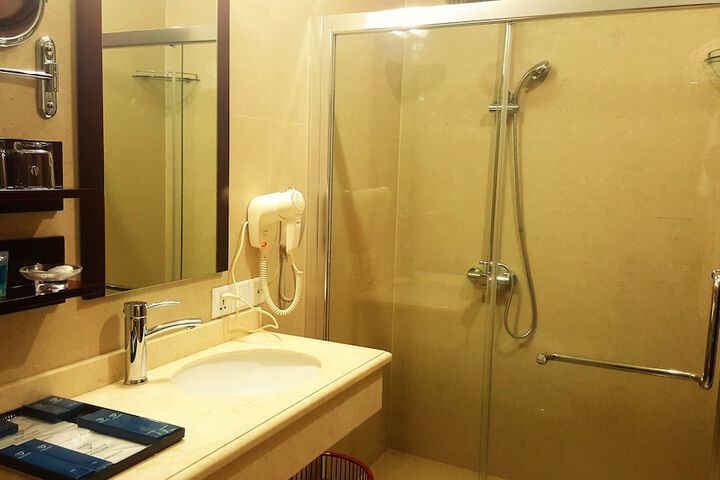 Room 44 of 93