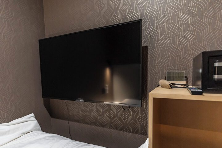 Room 16 of 57