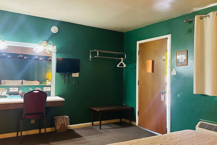 Room 26 of 59