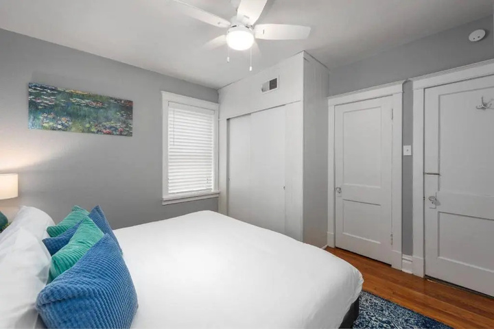 Room 3 of 11