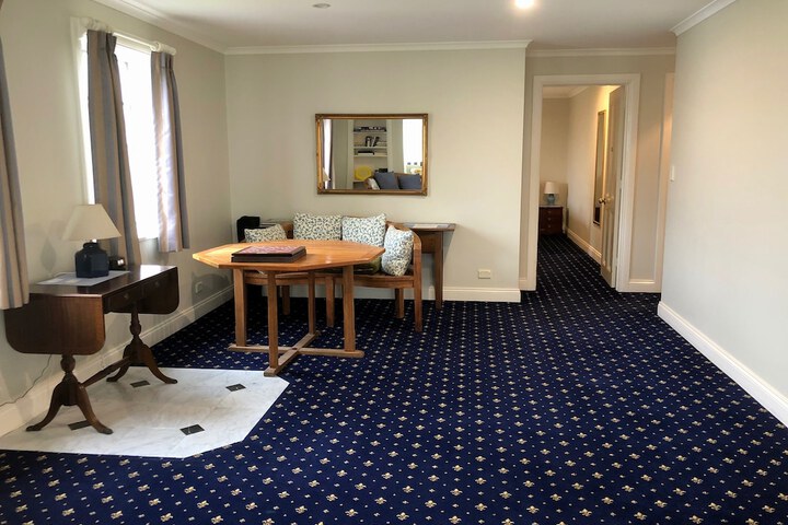 Room 17 of 34
