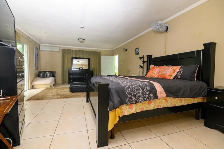 Room 5 of 13