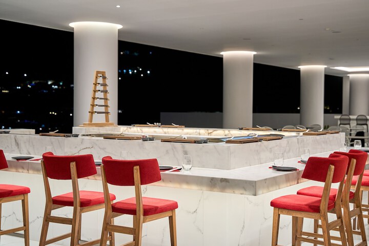 Dining 75 of 110