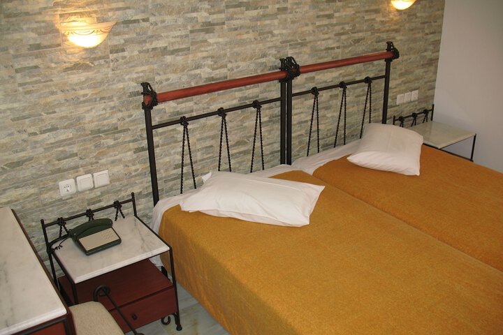 Room 15 of 68
