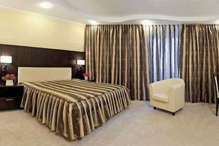 Room 12 of 46