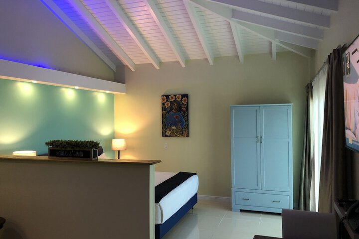 Room 14 of 68