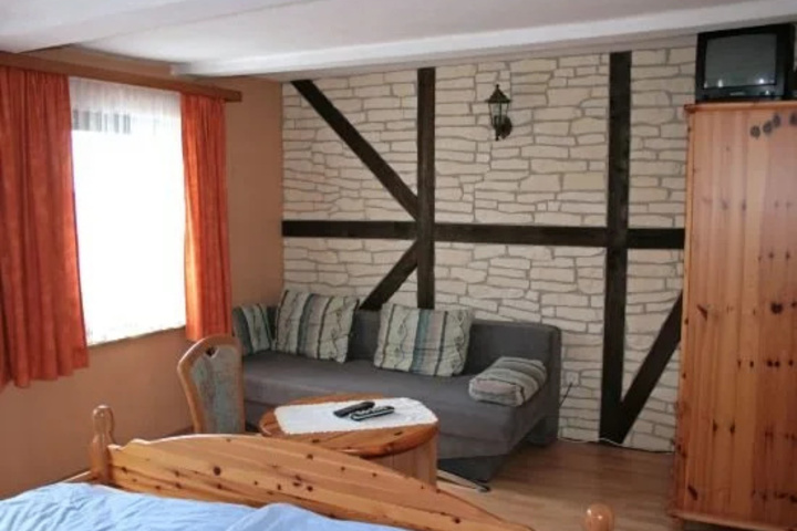 Room 6 of 6