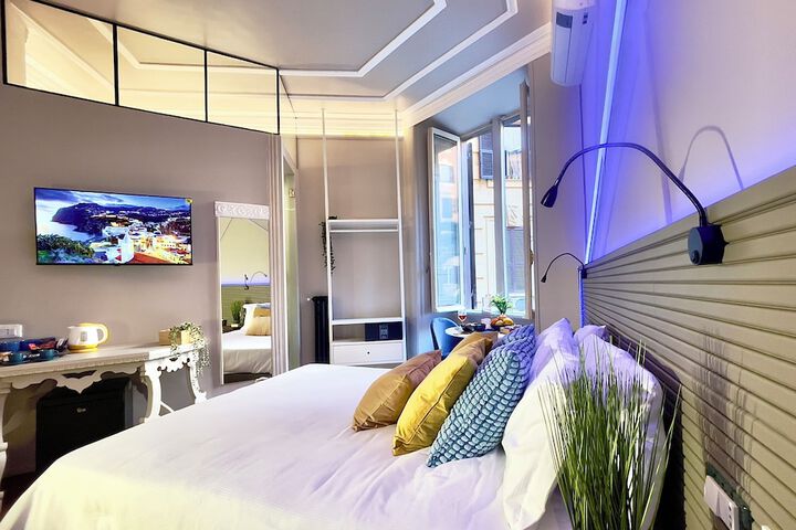 Room 13 of 30