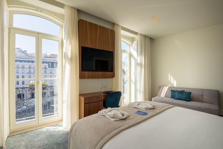 Room 6 of 48