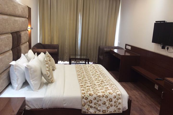 Room 17 of 29