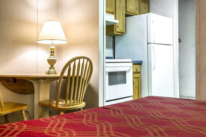 1 Queen Bed Efficiency (5 of 11)