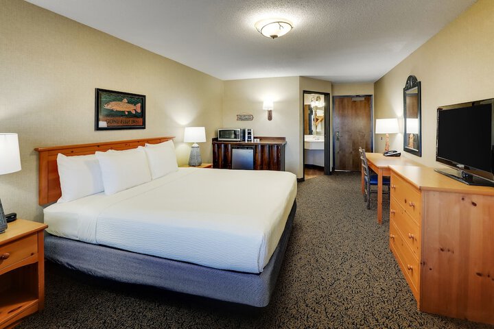 Deluxe King Bed (17 of 26)