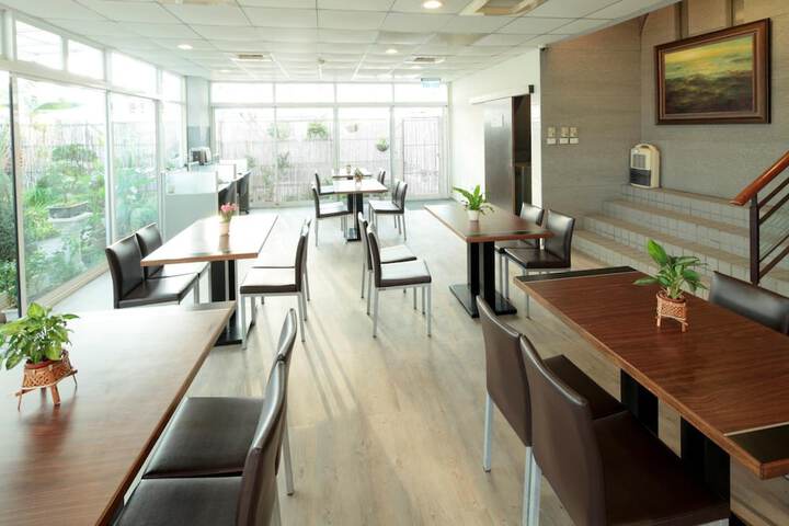 Dining Photos