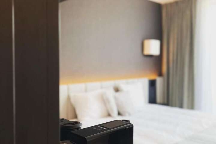Room 5 of 40